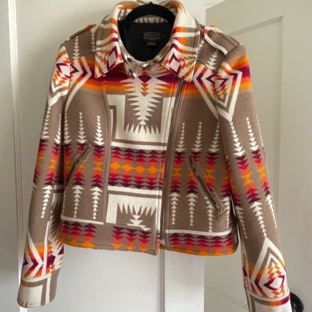Women’s Pendleton Coat - Picture 4 of 5
